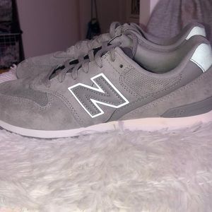New Balance 696 Grey Suede Running Shoes Sz 8.5